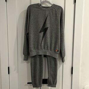 AVIATIOR NATION. LIGHTNING BOLT SET.
Sweater size xs and pants size s.